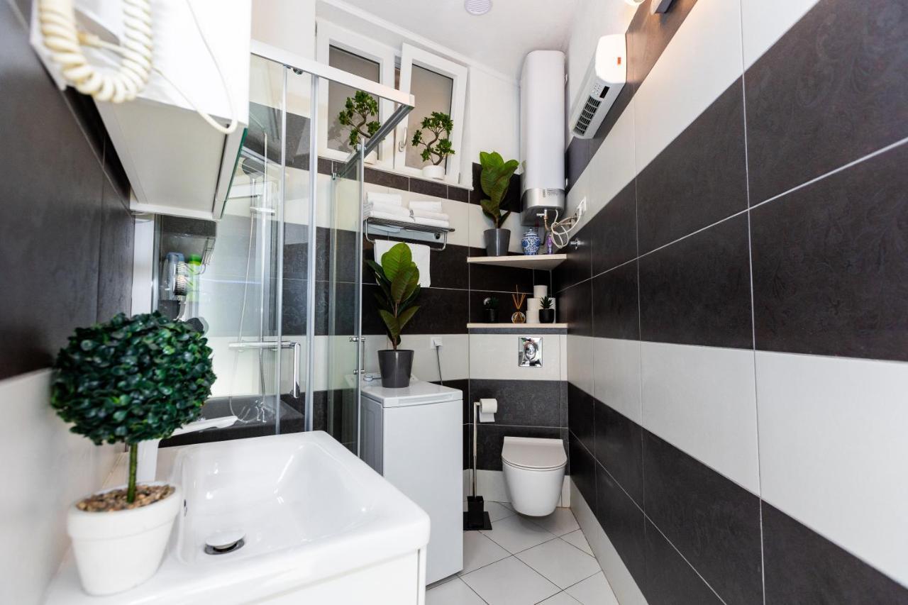 Apartment By The Way Hot Tub And Free Parking Dubrovnik Exterior photo