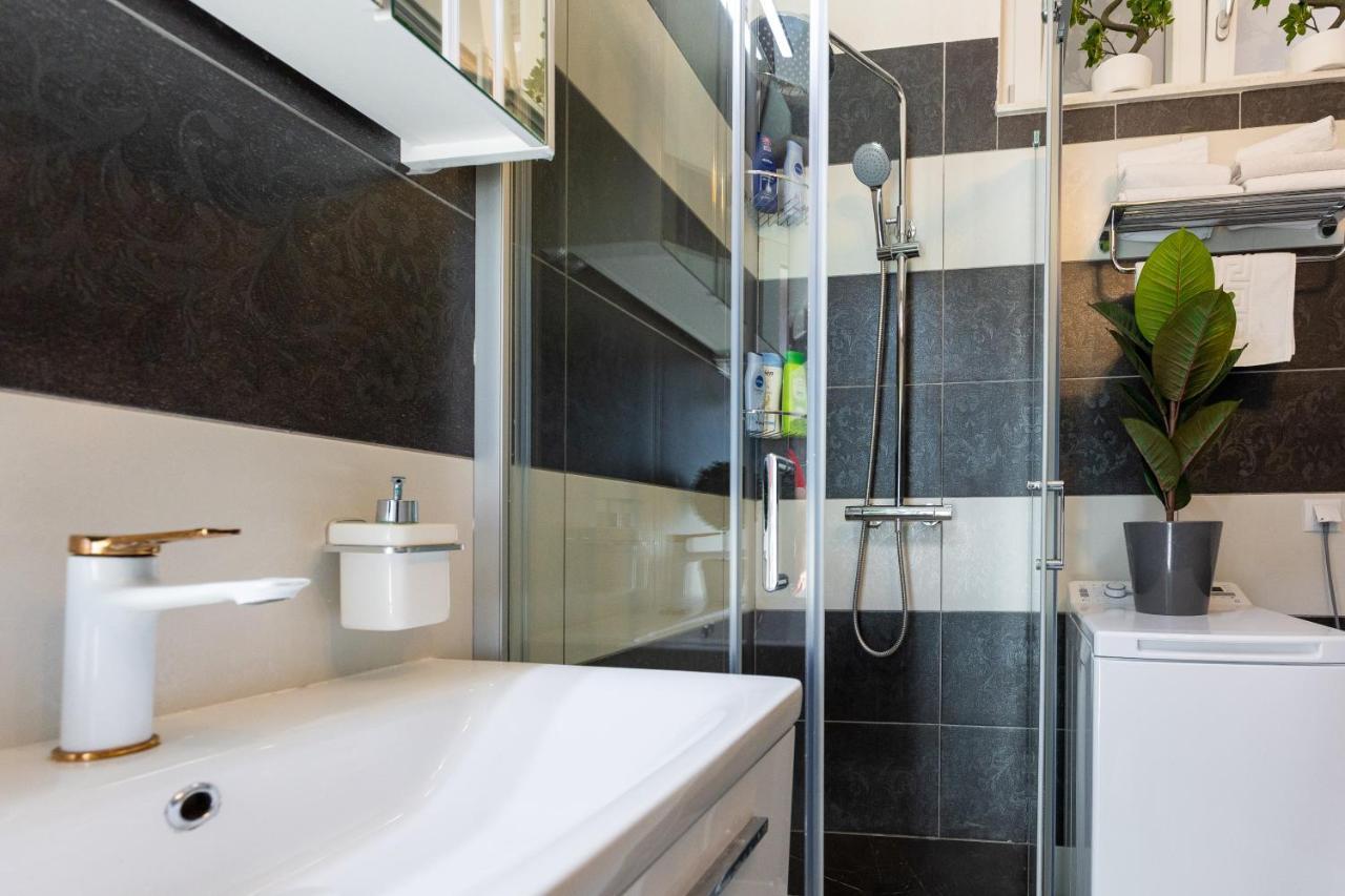 Apartment By The Way Hot Tub And Free Parking Dubrovnik Exterior photo